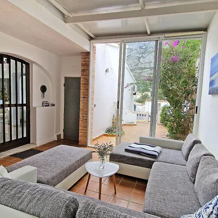 Aura Villa *